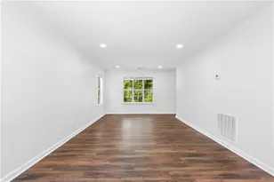 11255 Abbotts Station Dr, Duluth, GA 30097 - Photo 18