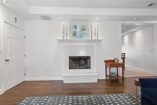 131 Holiday Street NE, Marietta, GA 30060 - Photo 6