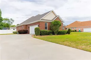 3783 Bermuda Run Dr, Valdosta, GA 31605 - Photo 4