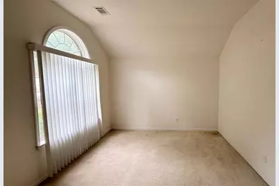 65 Lakeridge Ct, Covington, GA 30016 - Photo 2