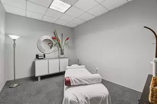 3338 Peachtree Rd NE, Atlanta, GA 30326 - Photo 20