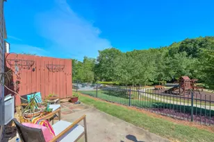 128 Creekwood Dr, Woodstock, GA 30188 - Photo 32