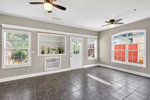 128 Creekwood Dr, Woodstock, GA 30188 - Photo 8