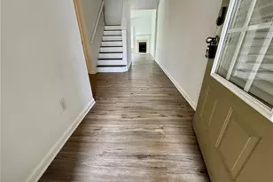 1598 Gardner Park Dr, Lawrenceville, GA 30043 - Photo 4
