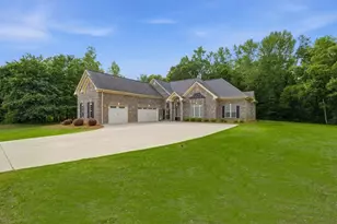 1042 Beaver Dam Rd, Hoschton, GA 30548 - Photo 1