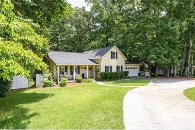 184 Lake Somerset Drive NW, Marietta, GA 30064 - Photo 2