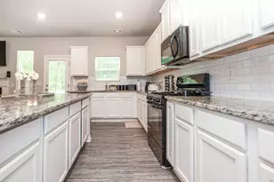 317 Pinewood Dr, Woodstock, GA 30189 - Photo 4