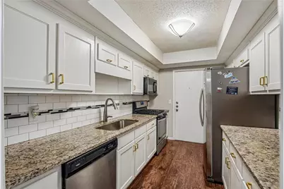 6851 Roswell Road #D21, Atlanta, GA 30328 - Photo 12