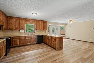 3135 Heritage Crossing Dr, Buford, GA 30519 - Photo 10