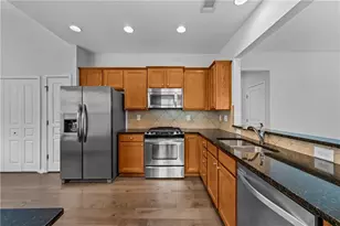 6233 Greenstone Cir, Hoschton, GA 30548 - Photo 8