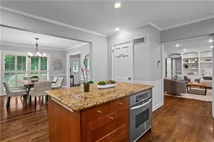5618 Sherrell Dr, Atlanta, GA 30342 - Photo 14