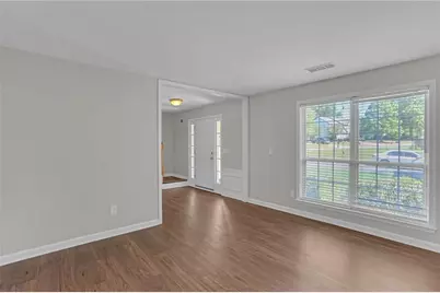 3527 Chastain Glen Lane NE, Marietta, GA 30066 - Photo 4