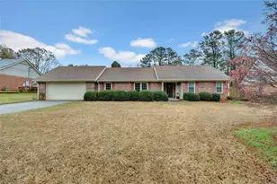 3898 Carriage Ln, Conyers, GA 30094 - Photo 2