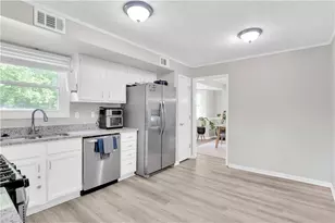3547 Chinaberry Ln, Snellville, GA 30039 - Photo 8