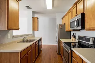 940 Pierce Ivy Ct, Lawrenceville, GA 30043 - Photo 4