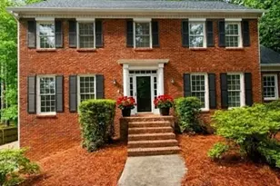 153 Lakeside Dr, Kennesaw, GA 30144 - Photo 1
