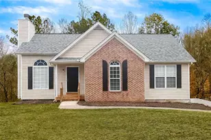 4932 Sunny Ridge Ct, Flowery Branch, GA 30542 - Photo 1