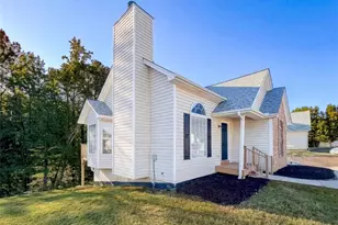 4932 Sunny Ridge Ct, Flowery Branch, GA 30542 - Photo 2