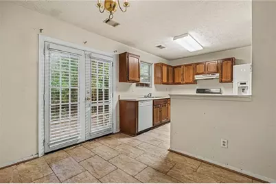 5670 Wells Circle, Stone Mountain, GA 30087 - Photo 10
