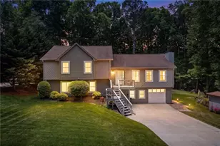 2974 Caldwell Cir, Suwanee, GA 30024 - Photo 2