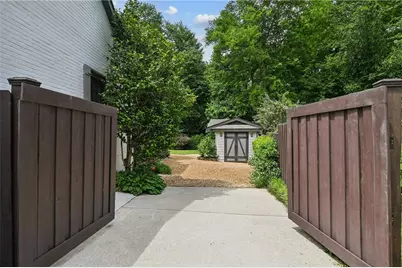 2067 Fairhaven Circle NE, Atlanta, GA 30305 - Photo 32