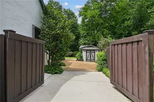 2067 Fairhaven Cir NE, Atlanta, GA 30305 - Photo 32