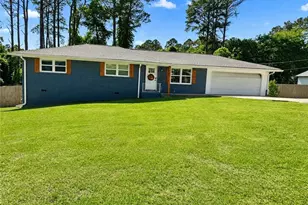 115 Fairlawn Dr, Carrollton, GA 30117 - Photo 1