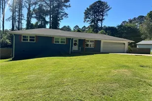 115 Fairlawn Dr, Carrollton, GA 30117 - Photo 1