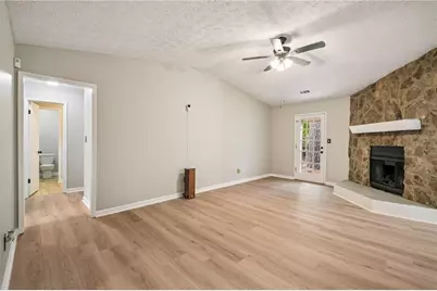 621 Maple Drive, Riverdale, GA 30274 - Photo 4