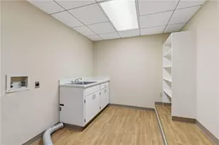7085 Riverside Dr, Atlanta, GA 30328 - Photo 30