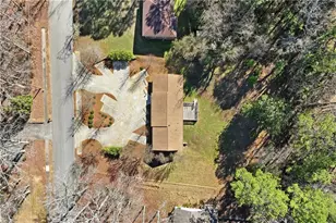 2239 Scenic Dr, Snellville, GA 30078 - Photo 10