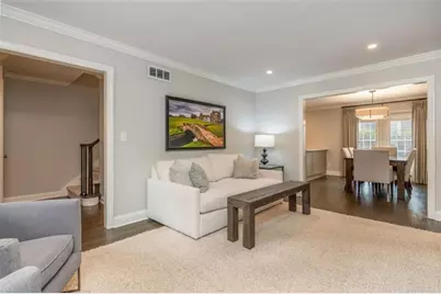 7 Queen Victoria Place, Atlanta, GA 30342 - Photo 4