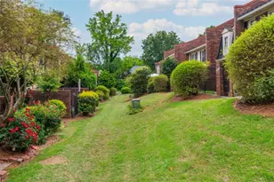 7 Queen Victoria Pl, Atlanta, GA 30342 - Photo 36