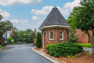 7 Queen Victoria Pl, Atlanta, GA 30342 - Photo 44