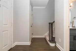 7 Queen Victoria Pl, Atlanta, GA 30342 - Photo 18