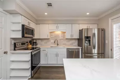 7 Queen Victoria Place, Atlanta, GA 30342 - Photo 12