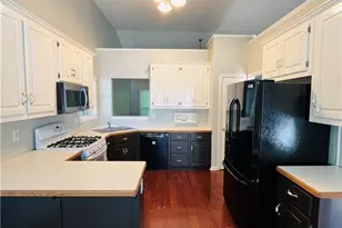 2008 Queensbury Dr, Acworth, GA 30102 - Photo 2