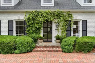 3092 Rhodenhaven Dr NW, Atlanta, GA 30327 - Photo 2