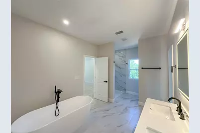 5719 Calm Valley Point, Flowery Branch, GA 30542 - Photo 14