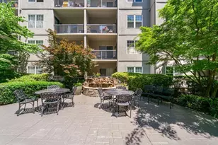 1075 Peachtree Walk NE, Atlanta, GA 30309 - Photo 18