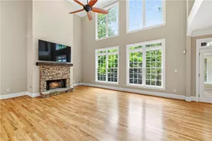 215 Lynwood Ct, Roswell, GA 30075 - Photo 10