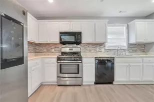 225 Lassiter Dr, Covington, GA 30016 - Photo 10