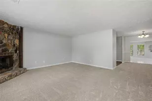 7085 Hania Dr, Fairburn, GA 30213 - Photo 10