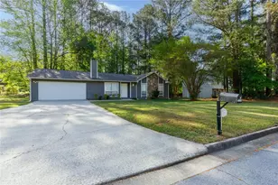 7085 Hania Dr, Fairburn, GA 30213 - Photo 4