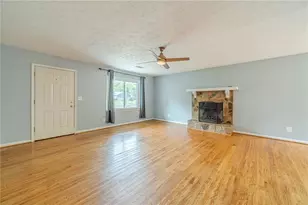 3142 Rocky Point Ct, Snellville, GA 30078 - Photo 6