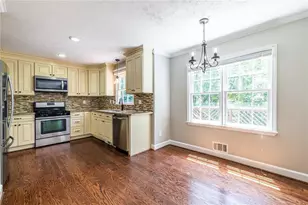 1093 Wash Lee Dr SW, Lilburn, GA 30047 - Photo 14