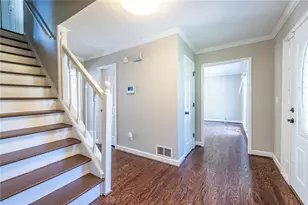 1093 Wash Lee Dr SW, Lilburn, GA 30047 - Photo 6