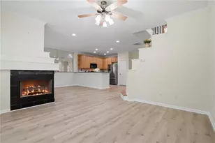 29 Hall Manor, Alpharetta, GA 30022 - Photo 4