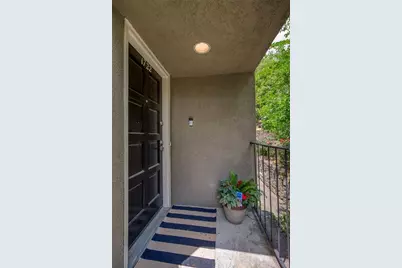 1722 Woodcliff Court NE, Atlanta, GA 30329 - Photo 4