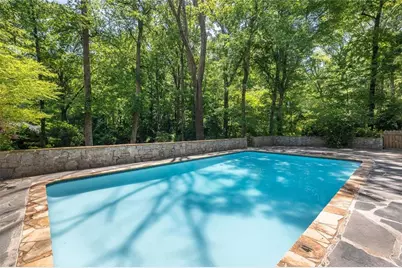 445 Forest Hills Drive NE, Sandy Springs, GA 30342 - Photo 32